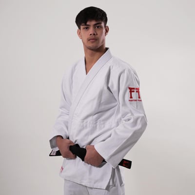 3 4 white redlabel dsc 0004 1